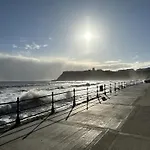 Cayton Bay - Hot Tub Hire At Additional Cost Available - Near And Village * Scarborough