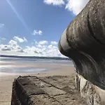 Cayton Bay - Hot Tub Hire At Additional Cost Available - Near And Village *