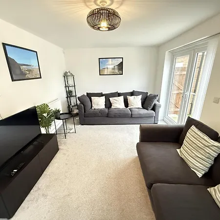 Bay - Hot Tub Hire At Additional Cost Available - Near And Village * 케이톤