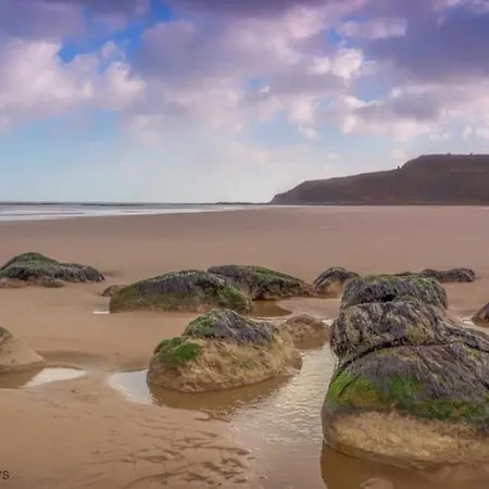 Bay - Hot Tub Hire At Additional Cost Available - Near And Village *