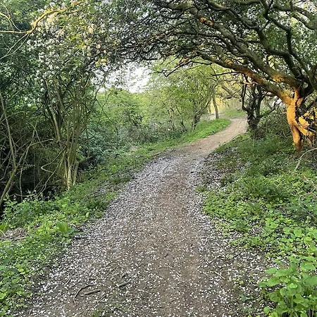 Bay - Hot Tub Hire At Additional Cost Available - Near And Village 케이톤