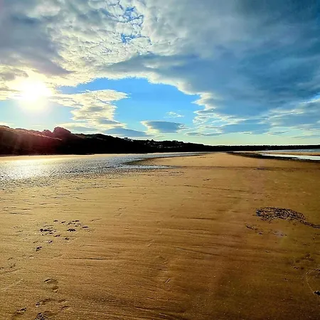 Bay - Hot Tub Hire At Additional Cost Available - Near And Village