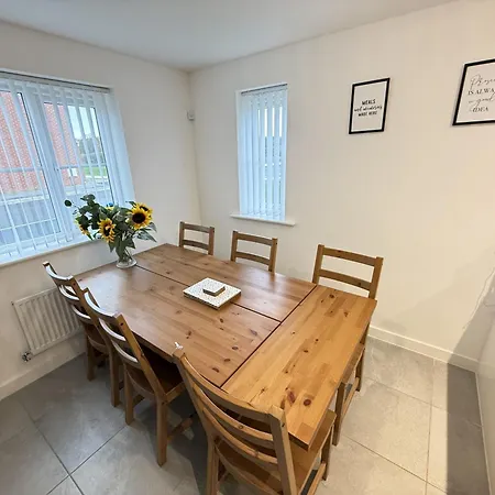 Bay - Hot Tub Hire At Additional Cost Available - Near And Village *