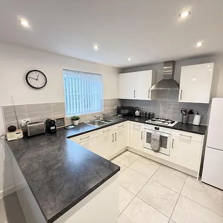 Bay - Hot Tub Hire At Additional Cost Available - Near And Village Holiday home