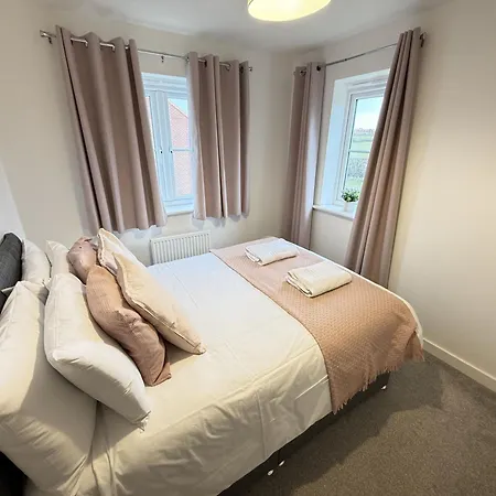 Bay - Hot Tub Hire At Additional Cost Available - Near And Village * Cayton