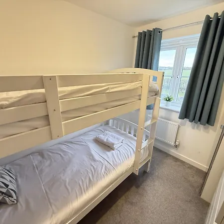 Bay - Hot Tub Hire At Additional Cost Available - Near And Village