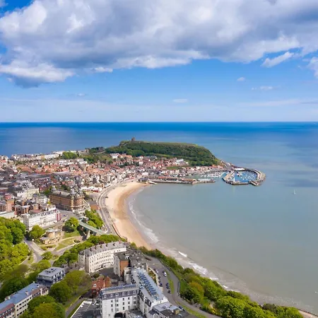 Bay - Hot Tub Hire At Additional Cost Available - Near And Village Cayton